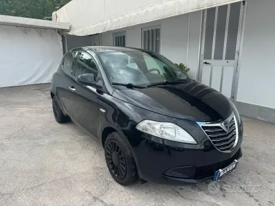 Usata Lancia Ypsilon Silver 69 CV (50 kW) 2013 Nero Utilitaria
