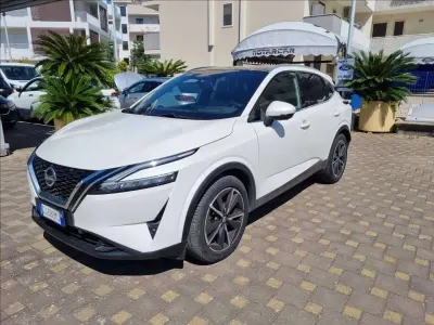 Usata Nissan Qashqai Tekna+ 158 CV (116 kW) 2022 Bianco metallizzato SUV