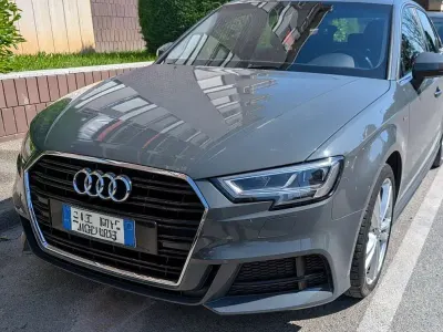 Gebraucht Audi A3 Admired 150 PS (110 kW) 2019 Grau Limousine