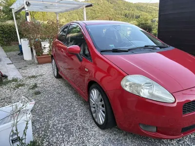 Usata Fiat Grande Punto Sport 131 CV (96 kW) 2006 Rosso Utilitaria