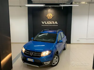 Usata Dacia Sandero Stepway 90 CV (66 kW) 2015 Bluazzurro SUV