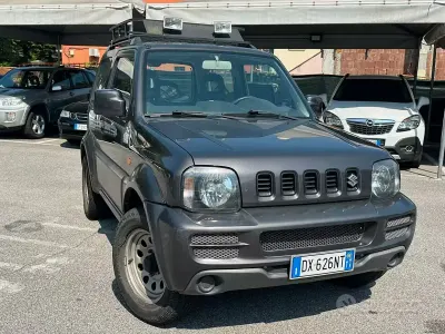 Usata Suzuki Jimny 85 CV (62 kW) 2009 Grigio SUV