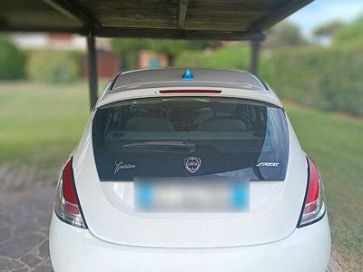 Usata Lancia Ypsilon 80 CV (58 kW) 2013 Bianco Utilitaria