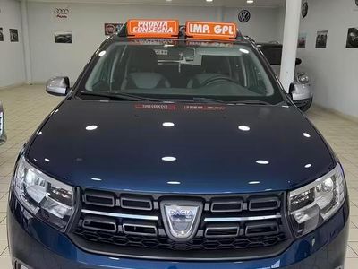 Usata Dacia Sandero Stepway 90 CV (66 kW) 2018 Blu Berlina