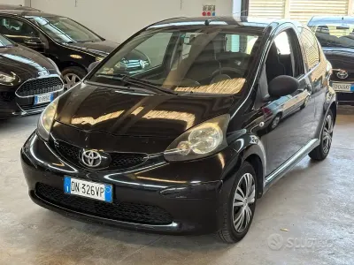 Usata Toyota Aygo 68 CV (50 kW) 2008 Nero Utilitaria