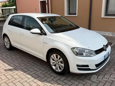 Usata VW Golf VII Highline 110 CV (80 kW) 2014 Bianco Berlina