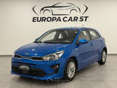 Usata Kia Rio Style 100 CV (73 kW) 2021 Blu/azzurro Berlina