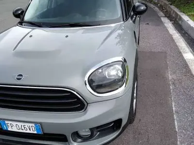 Usata Mini Cooper D Countryman Business 150 CV (110 kW) 2018 Grigio SUV