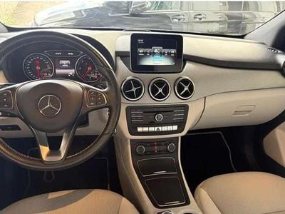 Usata Mercedes B180 109 CV (80 kW) 2015 Monovolume