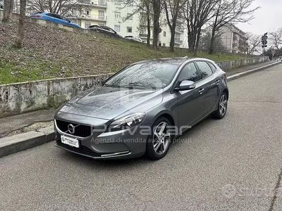 Usata Volvo V40 Business Edition 120 CV (88 kW) 2016 Grigio Utilitaria