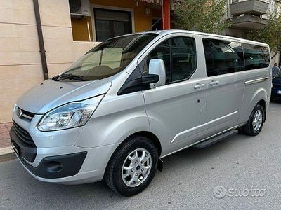 Usata Ford Tourneo Custom 154 CV (113 kW) 2013 Grigio Furgone