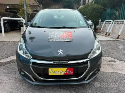 Usata Peugeot 208 Access 82 CV (60 kW) 2015 Grigio Utilitaria