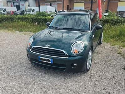 Begagnad Mini ONE 90 HK (66 kW) 2010 Grön Halvkombi