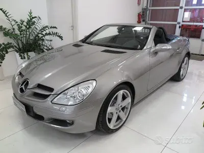 Usata Mercedes SLK280 231 CV (169 kW) 2007 Grigio Cabrio