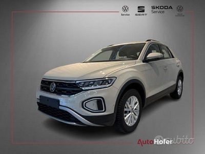 Usata VW T-Roc Life 150 CV (110 kW) 2024 Beige SUV