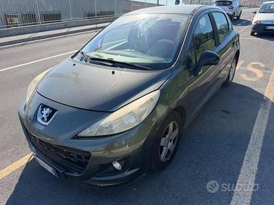 Usata Peugeot 207 Active 70 CV (51 kW) 2011 Verde Berlina