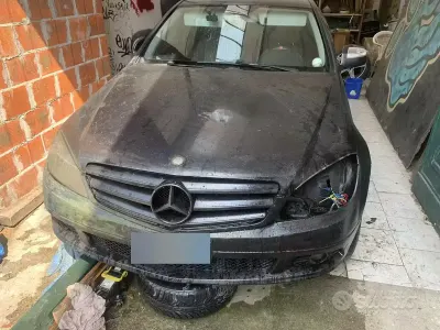 Usata Mercedes C200 136 CV (100 kW) 2007 Grigio Berlina