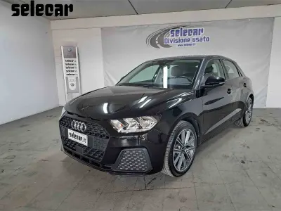 Usata Audi A1 Sportback Ambiente 95 CV (69 kW) 2022 0e nero mito metallizzato Utilitaria