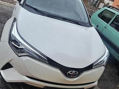 Usata Toyota C-HR Lounge 116 CV (85 kW) 2017 Bianco SUV