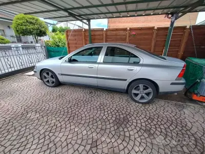 Usata Volvo S60 163 CV (119 kW) 2003 Grigio Berlina