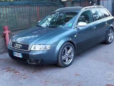 Begagnad Audi A4 130 HK (95 kW) 2002 Grå Kombi