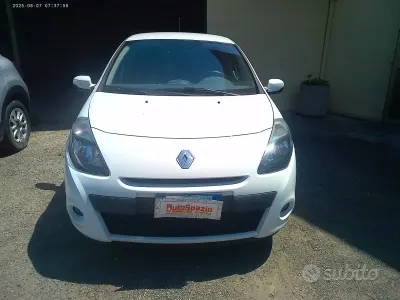 Usata Renault Clio IV Dynamique 75 CV (55 kW) 2012 Bianco Berlina