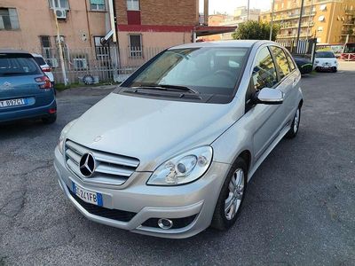Usata Mercedes B160 95 CV (69 kW) 2010 Argento Monovolume
