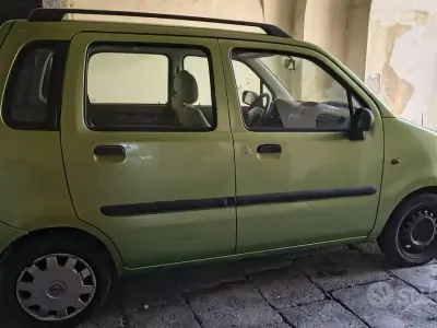 Usata Opel Agila 75 CV (55 kW) 2003 Verde Monovolume