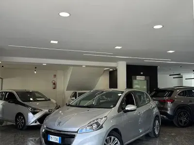 Usata Peugeot 208 Allure 75 CV (55 kW) 2018 Grigio Utilitaria
