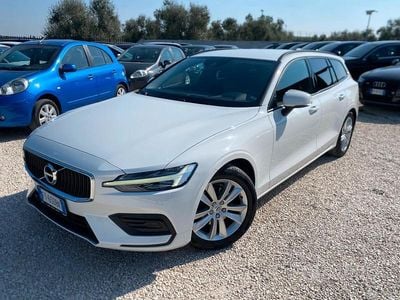 Usata Volvo V60 Dynamic 150 CV (110 kW) 2018 Bianco Station wagon