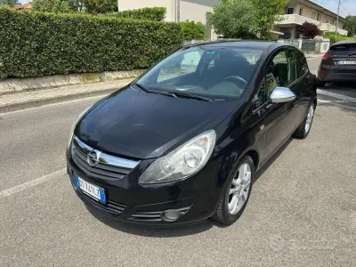 Usata Opel Corsa Sport 90 CV (66 kW) 2009 Nero Utilitaria