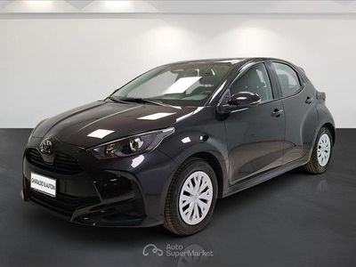 Usata Toyota Yaris Hybrid Active 116 CV (85 kW) 2025 Nero Berlina