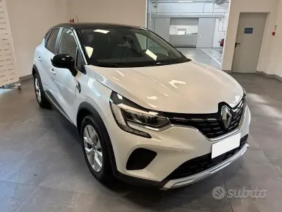 Usata Renault Captur Zen 101 CV (74 kW) 2021 Bianco SUV