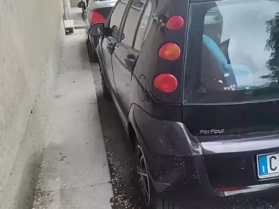 Begagnad Smart ForFour 75 HK (55 kW) 2005 Svart Halvkombi