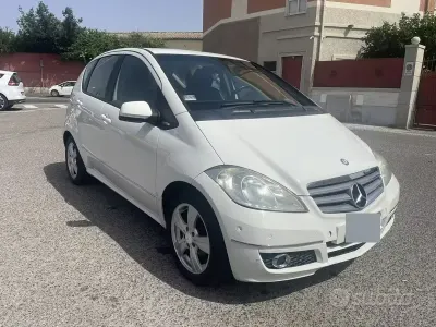 Usata Mercedes A160 95 CV (69 kW) 2012 Bianco Utilitaria