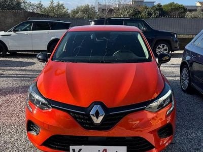 Arancione Usata 2023 Renault Clio V Equilibre Berlina | 13.499 € (Ottimo prezzo)