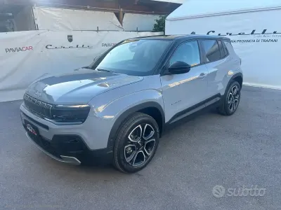 Nuova Jeep Avenger Summit 101 CV (74 kW) 2026 Grigio SUV