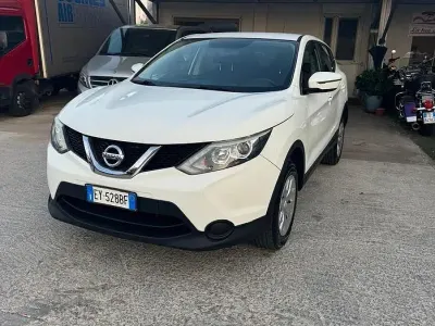 Usata Nissan Qashqai 360º 110 CV (80 kW) 2014 Bianco SUV