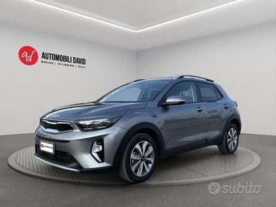 Usata Kia Stonic Style 84 CV (61 kW) 2024 Grigio SUV