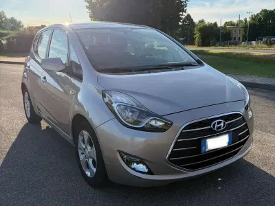 Usata Hyundai ix20 Comfort 90 CV (66 kW) 2016 Beige Utilitaria