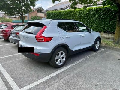 Usata Volvo XC40 Momentum 129 CV (94 kW) 2021 Grigio SUV