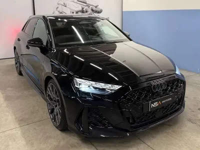 Usata Audi RS3 Sportback Ambiente 400 CV (294 kW) 2025 Nero Utilitaria