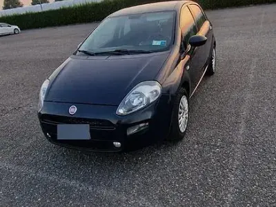 Usata Fiat Punto 69 CV (50 kW) 2015 Bluazzurro Utilitaria
