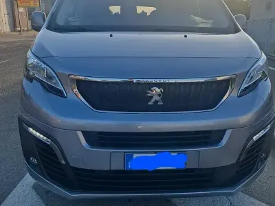 Usata Peugeot Traveller 150 CV (110 kW) 2022 Grigio Monovolume