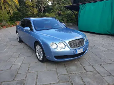 Usata Bentley Continental Flying Spur 560 CV (411 kW) 2005 Blu/azzurro Berlina