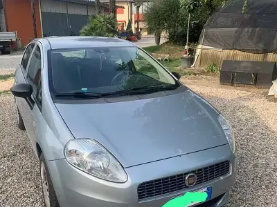Usata Fiat Grande Punto 60 CV (44 kW) 2008 Grigio Utilitaria