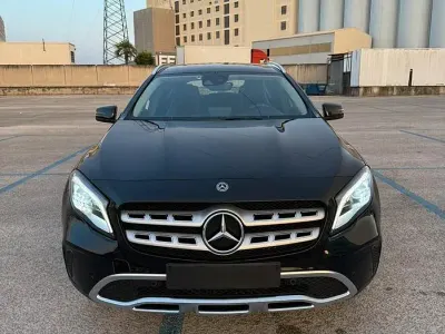 Usata Mercedes GLA200 136 CV (100 kW) 2019 Nero SUV