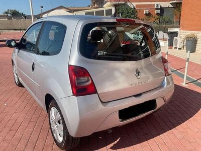 Usado Renault Twingo 75 HP (55 kW) 2011 Prateado Citadino