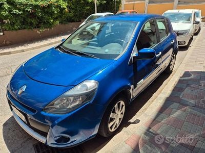 Usata Renault Clio IV 75 CV (55 kW) 2012 Blu Berlina