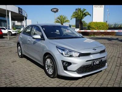 Usata Kia Rio Style 99 CV (72 kW) 2021 Grigio met Berlina